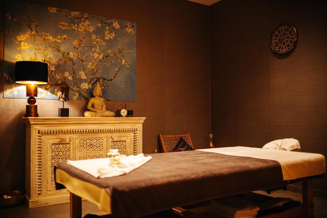 Platinum Mountain Hotel&Spa Szklarska Poręba Exteriör bild A massage room at a spa