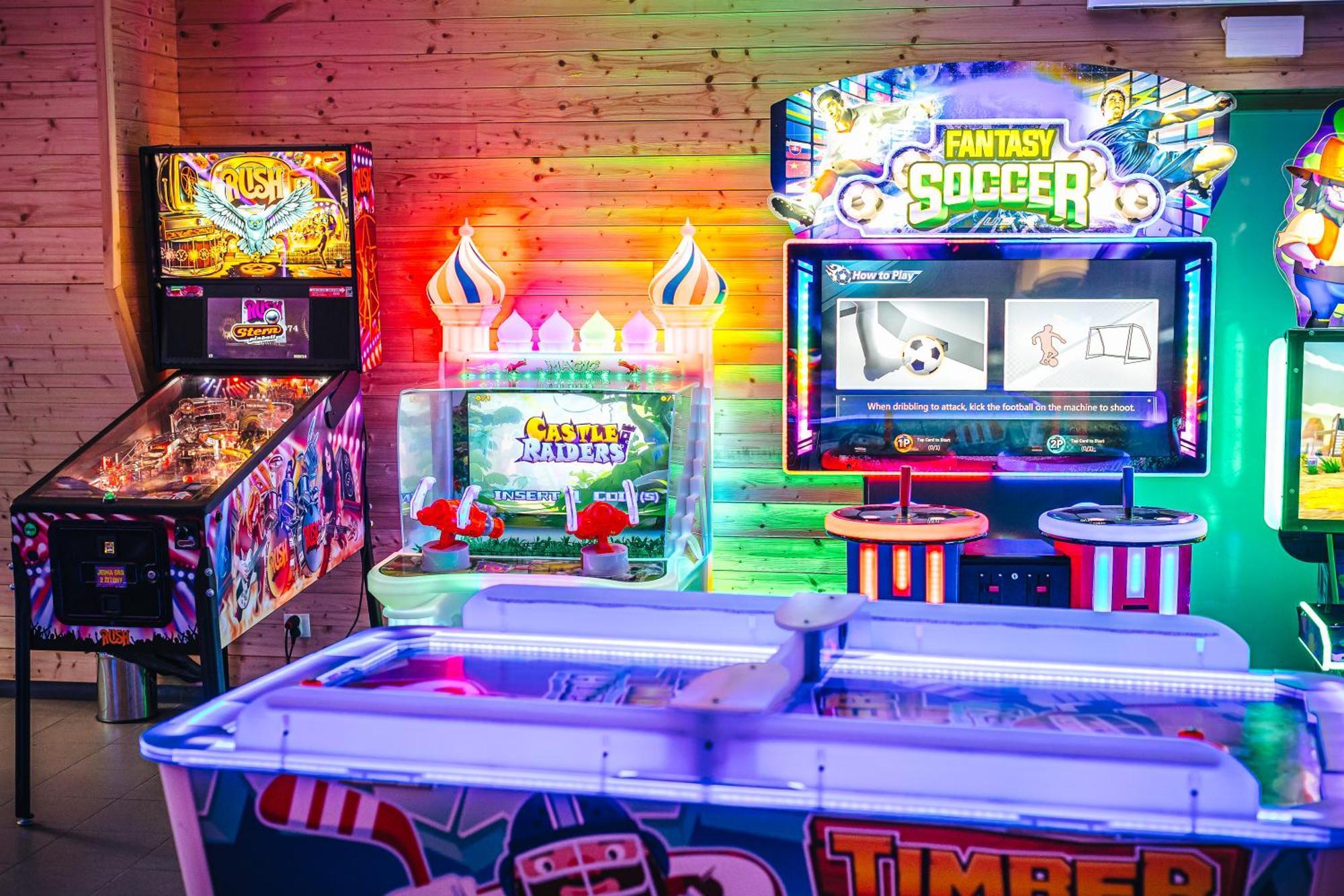 Platinum Mountain Hotel&Spa Szklarska Poręba Exteriör bild Air hockey table